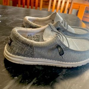 Hey Dudes, barely worn